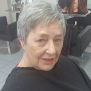 Auch mit 85 Jahren bekommt man einen pfiffigen Haarschnitt von mir!